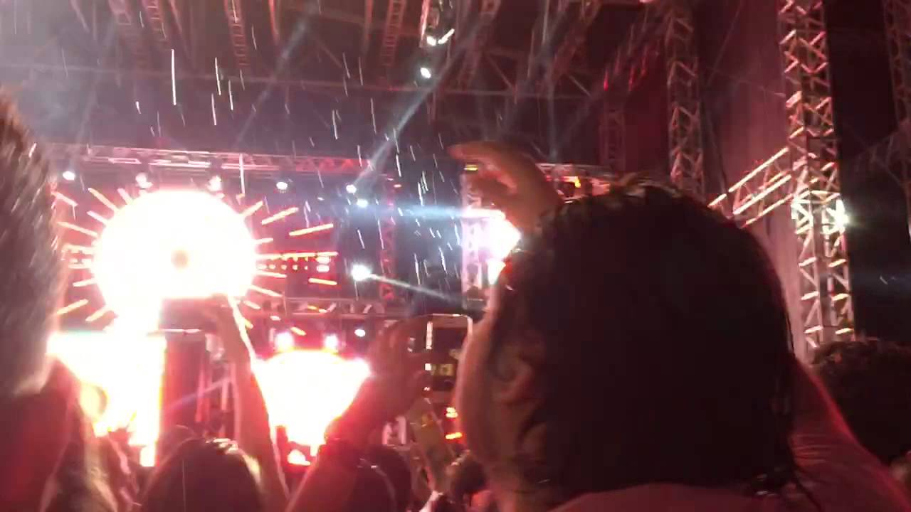 David Guetta - Get Low + Shot Me Down - Camboriu 2016