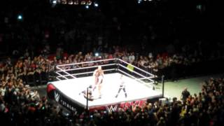 Wwe Live Italia(Milano) 13.4.2016 Roman reigns vs brey wyatt ma ... sorpresa