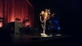 Jack Savoretti & Ward Thomas - Human (Killers Cover) - Volkshaus, Zurich 06/05/19