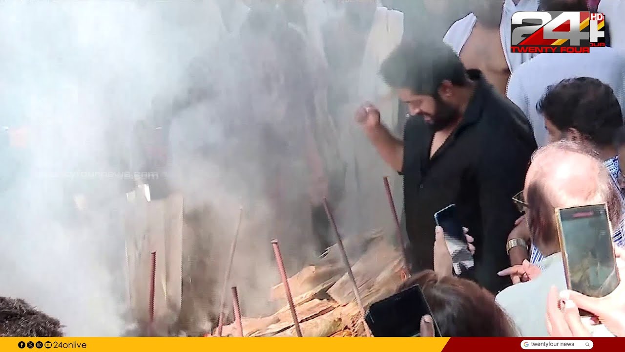 മുഷ്ടി ചുരുട്ടി അഭിവാദ്യംചെയ്ത് ധ്യാന്‍, നിറകണ്ണുകളോടെ വിനീത്.. ശ്രീനിവാസന് കണ്ണീര്‍ മടക്കം | Dhyan