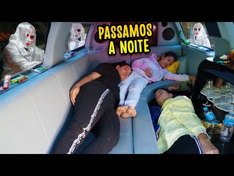 PASSAMOS A NOITE EM UMA LIMOUSINE E ISSO ACONTECEU! - LOUCURA!