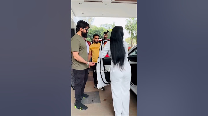 Yash Autograph to fangirl Car #yash #rockingstaryash #toxic #shorts