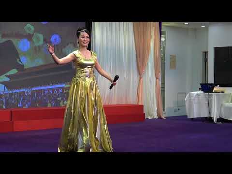 女聲獨唱《祝福祖國》演唱者：吳萍萍校友