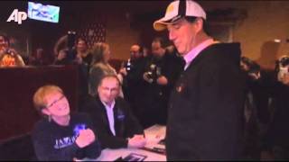 Raw Video: Santorum Glitter Bombed in Iowa