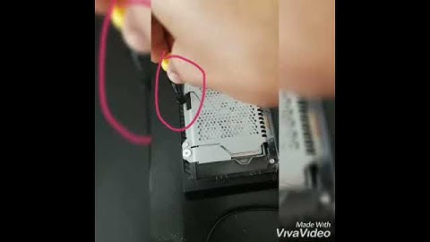 How to remove a stuck disc in your PS4. First generation