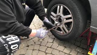 How to change car tires how to change the wheels of a Ford Focus DIY