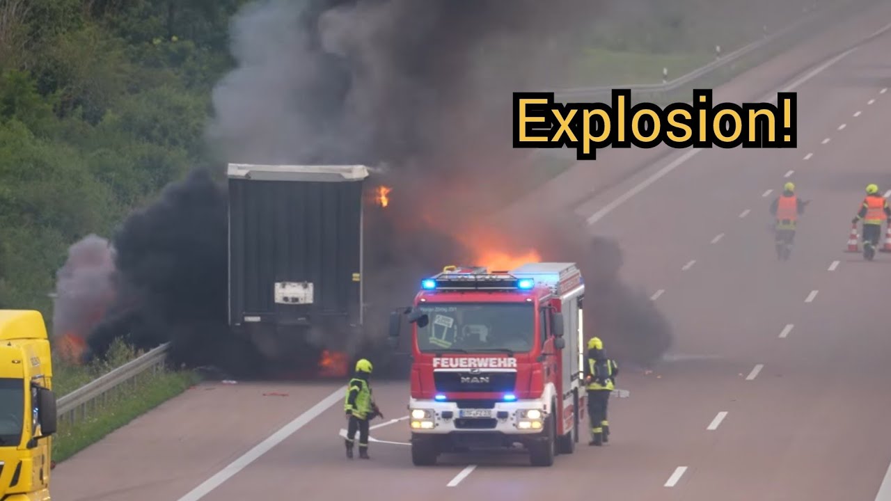 Explosion bei LKW-Anhänger Brand auf der A9 bei Thurland - Reifen Explodiert & der Anhänger brennt!