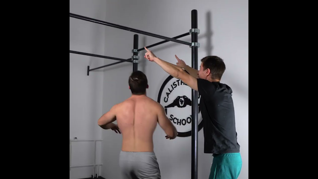 ТАК ТЫ ТОЧНО ПРОКАЧАЕШЬ СПИНУ! #shorts