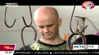 Bule Penjual Burger Stres Hadapi Pelanggan Orang Indonesia