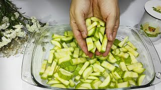 The most delicious green zucchini! I make them every weekend! Very fast and easy 😋