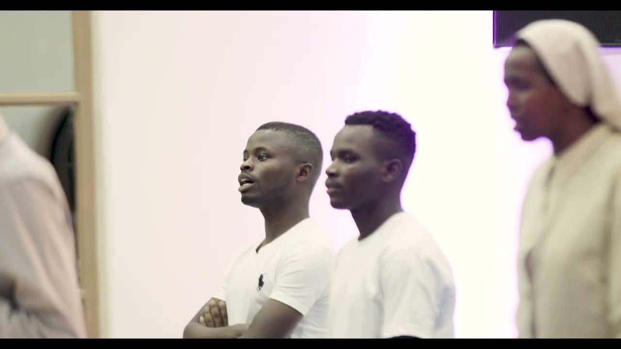 Dusingize Imana (Magnificat) by Chorale Magnificat Mayange