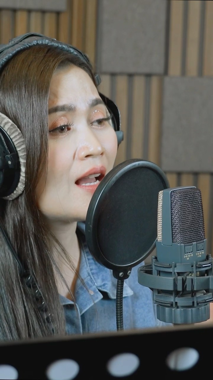 “น้ำตาบ่แม่นคำตอบ”  เพลงรักปลอบโยนคนอกหักเวอร์ชันพิเศษ จาก ก้านตอง ทุ่งเงิน