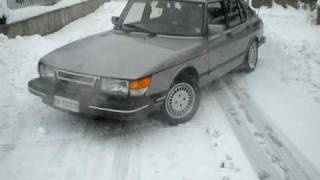 1986 SAAB 900 against snow