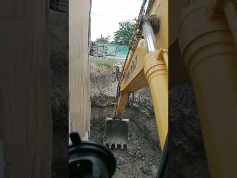 #backhoeoperator #excavator; paraan at diskarte ng pag backfill pag di kayang pasukin ang butas;