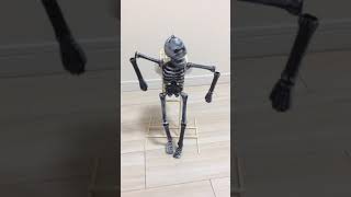 Dr.片山の100均ロボット研究室　ハロウィンが近いので毛玉取り器でガイコツ人形を踊らせてみた