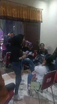 acara syukuran album bos yudi wkb .