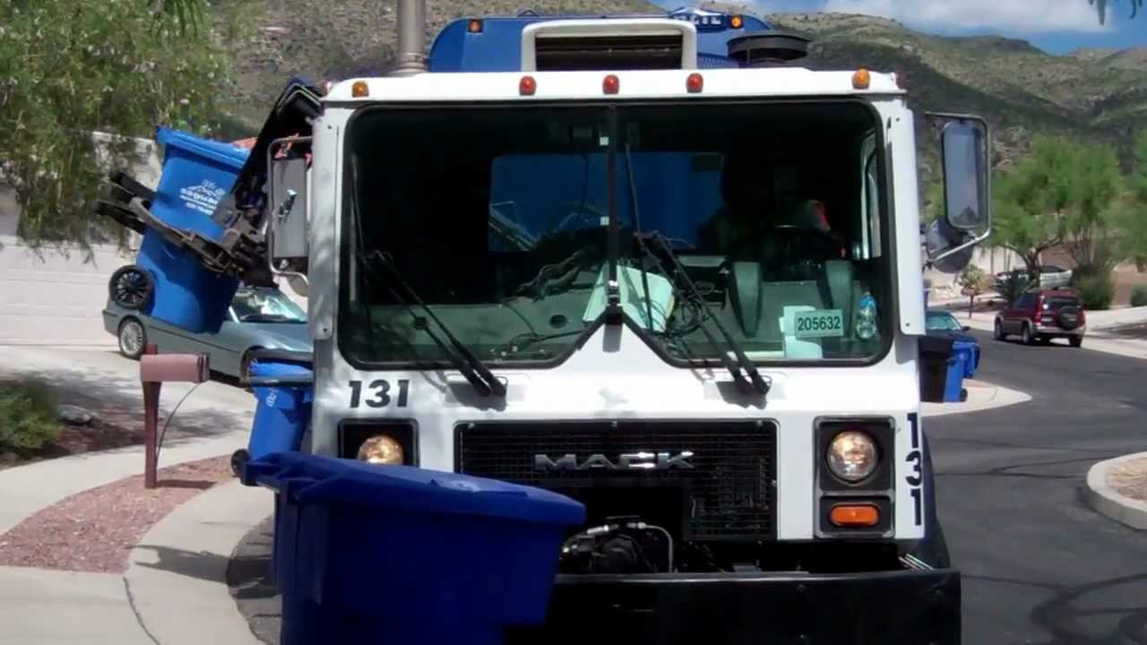 garbage truck 131 on blue bin collection - YouTube