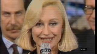 Domenica In 86/87 - Buon Anno da Raffaella Carrà