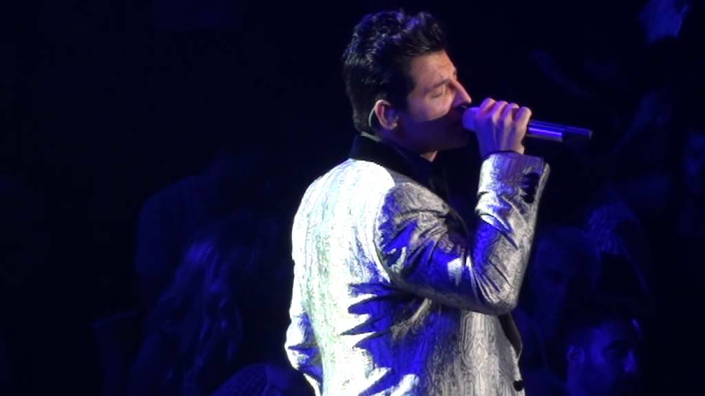 Eσπασε η νυχτα δυο κομματια  Sakis Rouvas