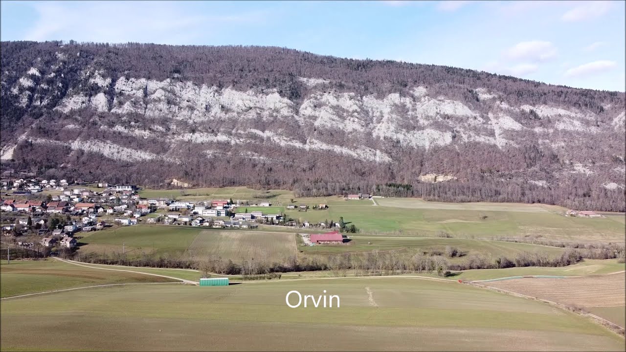 Vues aériennes des alentours d'Orvin, Péry et Plagne dans le Jura Bernois.