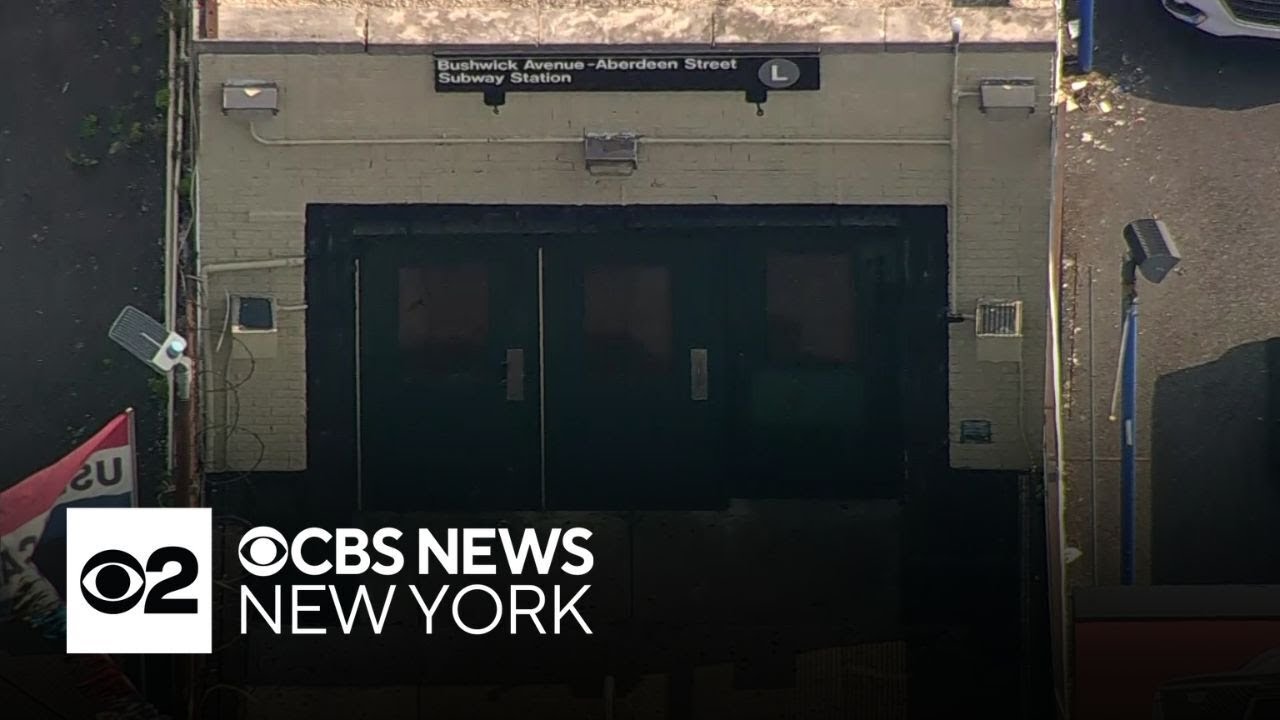 1 teen stabbed, another punched at Brooklyn subway station