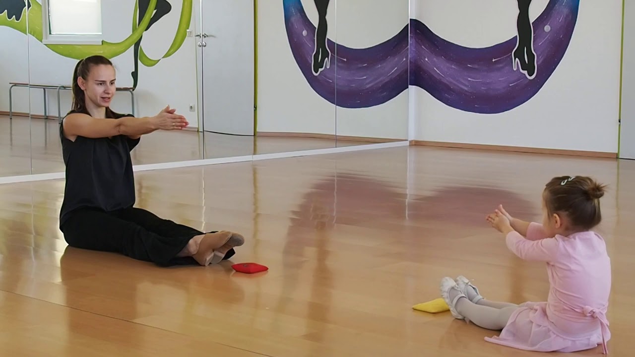 BALLET WARM UP - 3 years & older