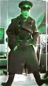 mentahan tentara Uni Soviet joget