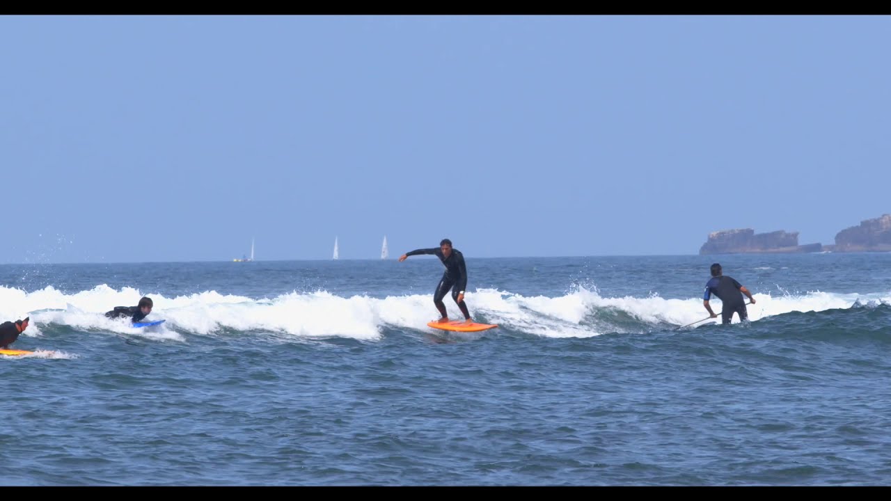 Endless surf foil wave in Parede