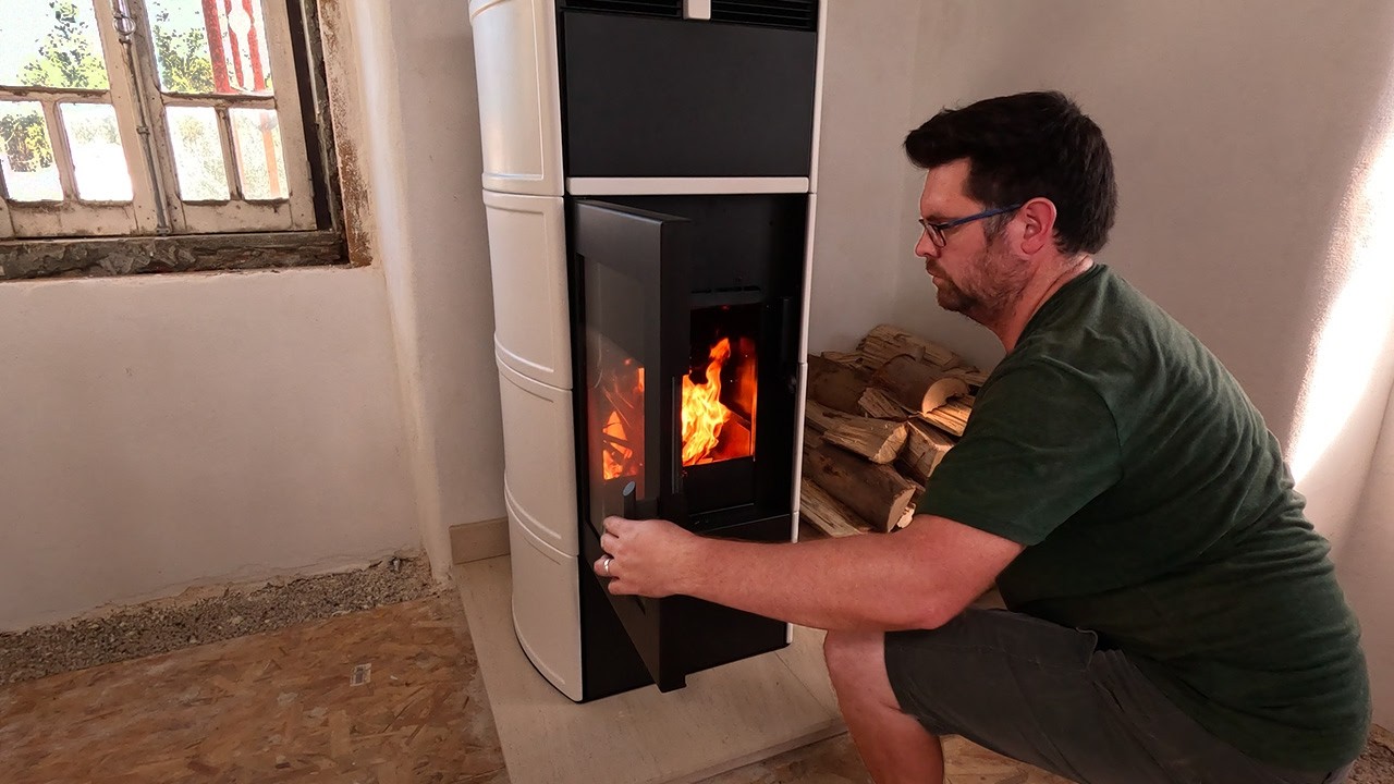 У нас есть ОГОНЬ — дровяной подогрев пола и горячая вода