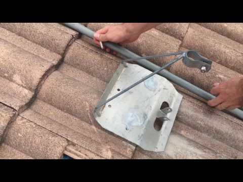 Come installare una tegola Tripod Mount Antenna TV