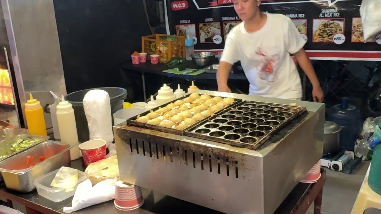 フィリピン 地方の屋台 たこ焼き職人 - YouTube