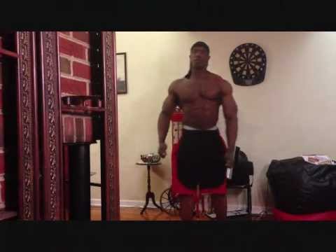 Flexing getting my bodybuilding posing on