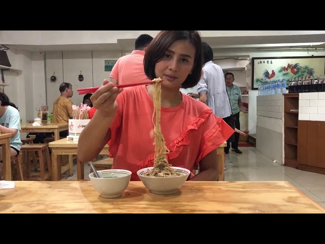 ASMR makan Mie ALOK (eating sound Noodle) class=