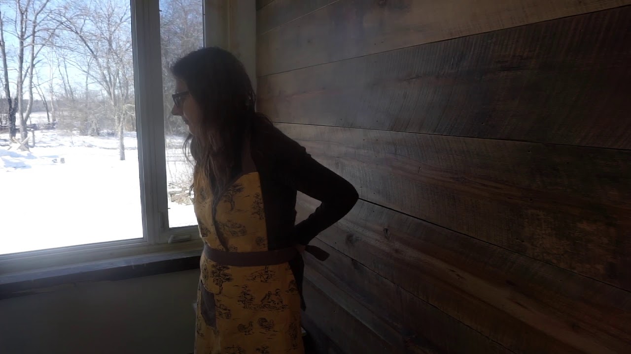 Slow Living in the Winter | Rosemary Garlic Skillet Rolls | Cozy Country Living