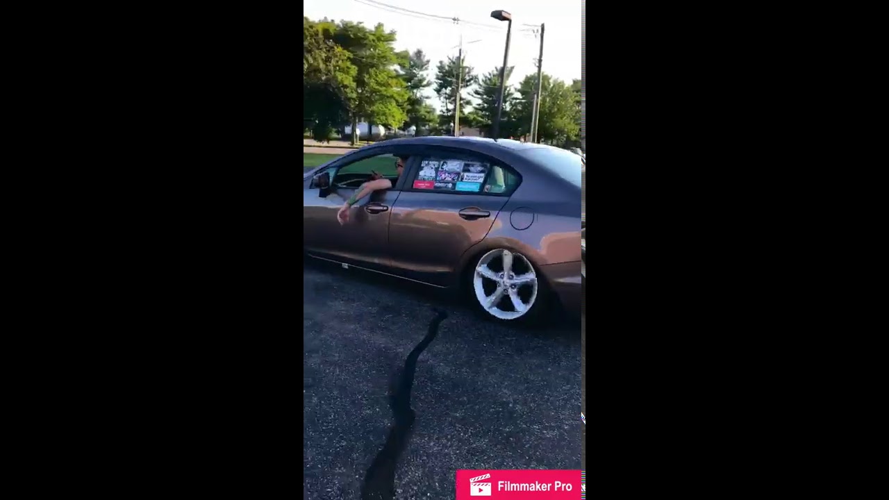 Static Civic vs. Speedbump auf YouTube ansehen Static Civic vs. Speedbump auf YouTube ansehen