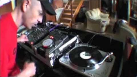 iCrates DJ Tutorial with Ellaskins of djtutor.com | How to cut and chop, Lesson #1