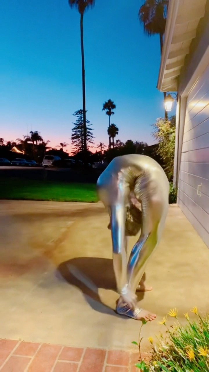 #JasonDeruloTV // Contortionist?? #GotPermissionToPost From @EmeraldGordonWulf #SlowLow
