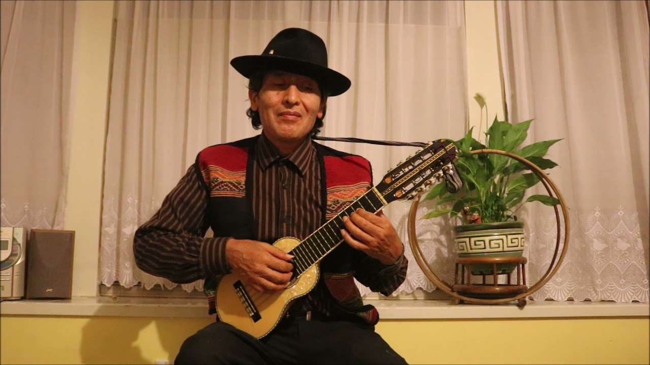 "Siwar Q'ente" Giant Hummningbird of the Andes/ Solo Charango by Rene Hugo