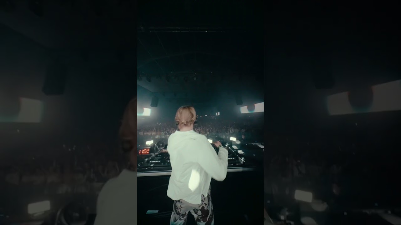 Everybody going crazy on the dancefloor 🎶