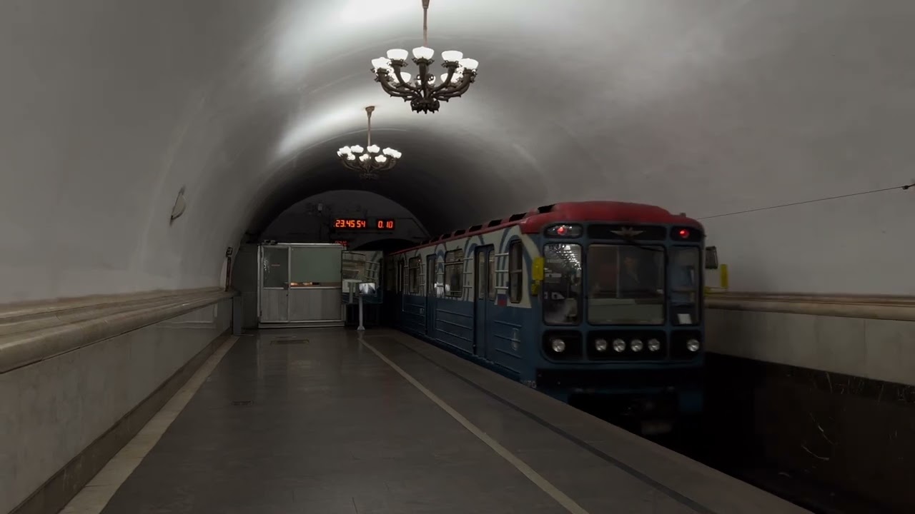 18.10 Ночная Перегонка Метропоезда типа 81-717.5М/714.5М № 0390-№10164-№10170 из ТЧ-19 в Тч-16. 