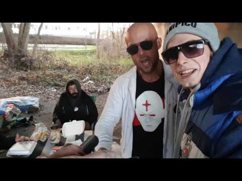 Video: Zac Efron se dostal do boje s bezdomovci
