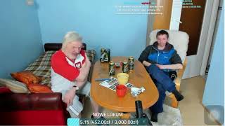 Papa Smerfik Janek Konsumuje Skórę Ze Stopy Zagrycha