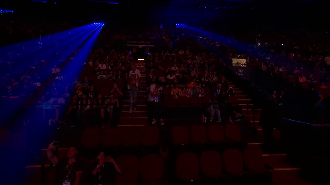 Fortnite - Symfuhny and Brookeab walking in late high af with 7 pizzas (Fortnite)