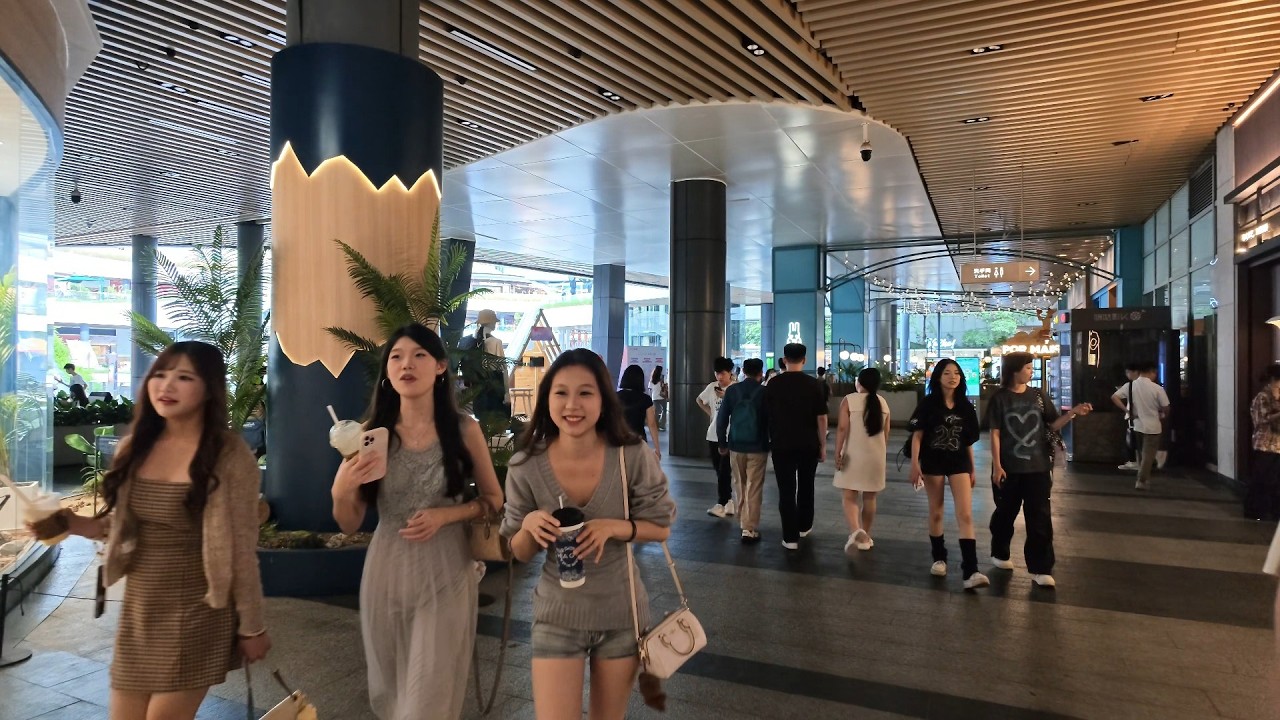 Discovering Futian COCO Park: China’s Cutting-Edge Mega-Mall – Video