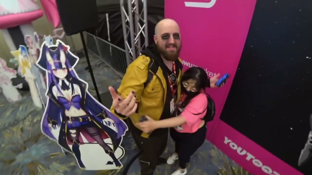 TECCY MEETS CAMILA AT CON