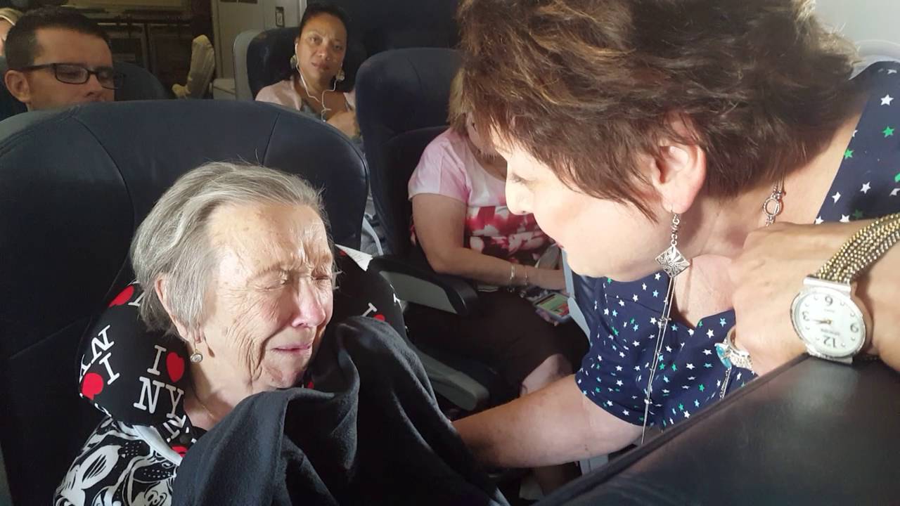 90-Year Old Mother Cries After Opera Singer Serenades Her With Her Favorite Song During a Flight