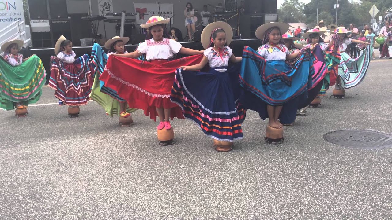 El Baile De La Costilla Michoacan www.doovi.com