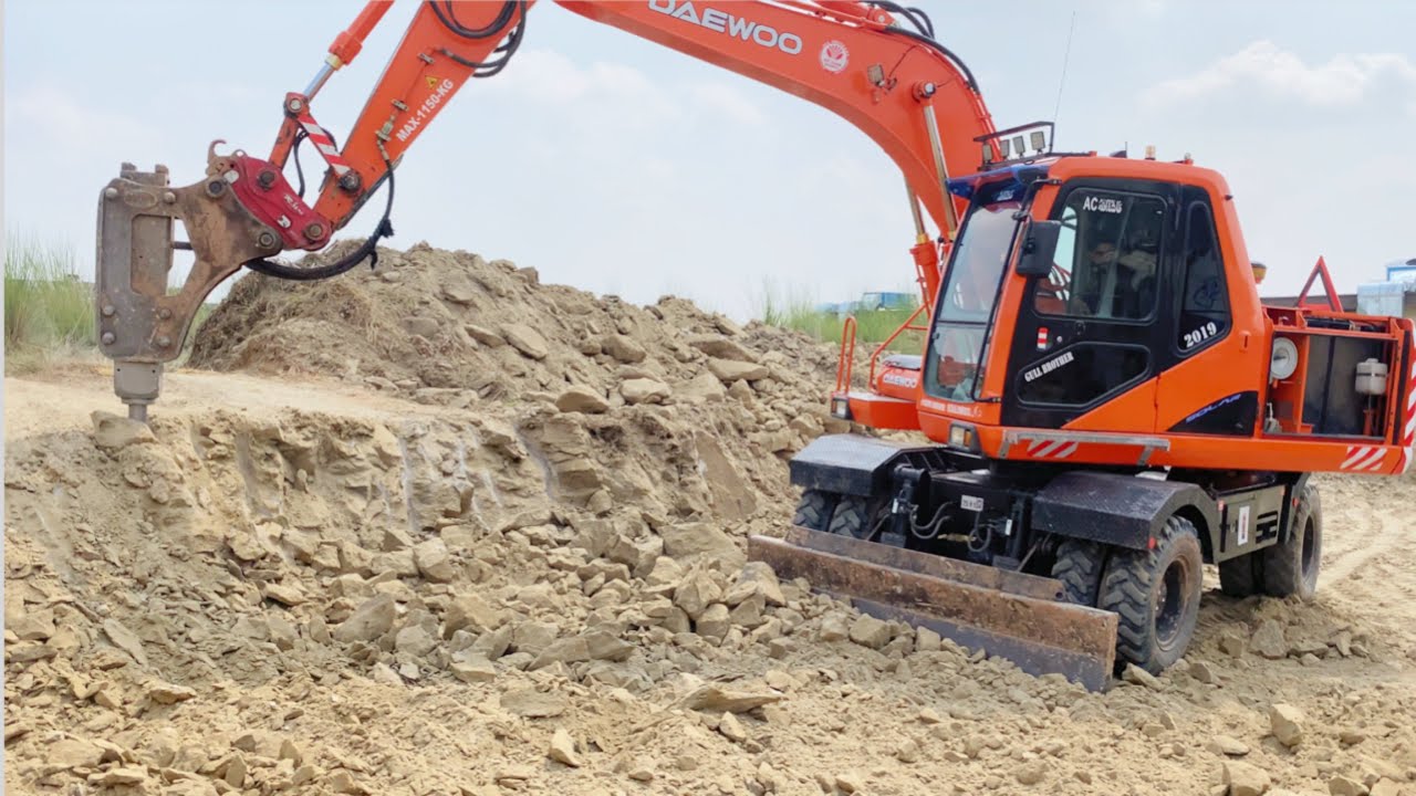 Excavator Jack hammer Working 