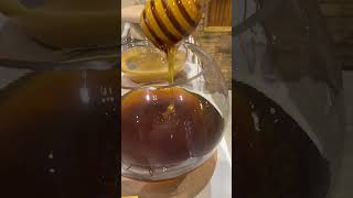 ما هو عكبر النحل في هذا الفديو نذكر اهم فوائد العسل مع العكبر او ما يسما بالبربلس مكة مول مايلز
