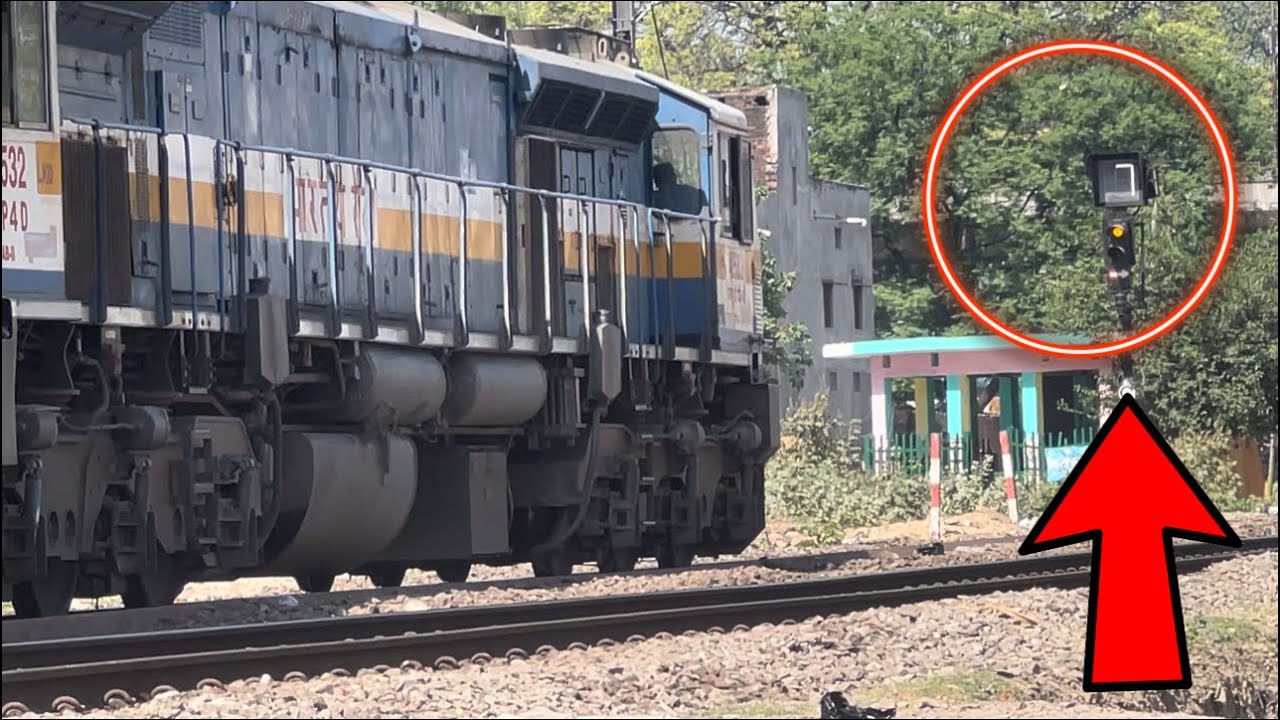 Ganga Gomti Express Got DUAL EMD WDP4D LOCO ACCELERATION YouTube ganga-gomti-express-got-dual-emd-wdp4d-loco-acceleration-youtube